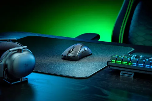 Razer Gaming-Maus DeathAdder V3 Pro Schwarz - Maus Features: Umschaltbare DPI-Auflösung - Daumentaste - Programmierbare Tasten - Scrollrad - Integrierter Speicher - Bedienungsseite: Rechtshänder - Detailfarbe: Schwarz - Gewicht: 92 g - 63 g - Verbindungsa