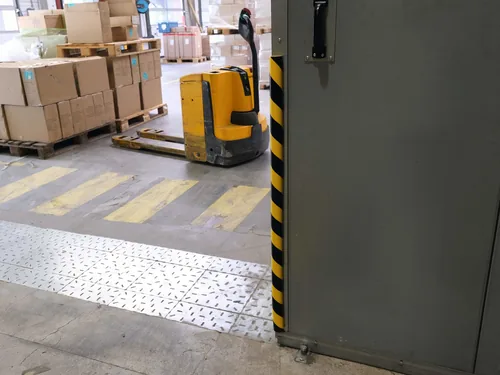 DURABLE Flächenschutzprofil S30R gelbschwarz selbstkl 1m