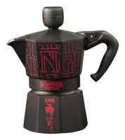 Bialetti Espressokanne Stranger Things, 3 Tassen, Schwarz / Rot - Material: Edelstahl - Kompatible Kochfelder: Elektro - Gas - Glaskeramik - Detailfarbe: Rot - Schwarz - Betriebsart: Manueller Betrieb - Anzahl Tassen: 3 ×