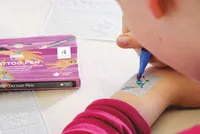 Kreul Effektfarbe Tattoo Pen Anker 4 Stück, Mehrfarbig - Art: Bodypaint Airbrushfarbe - Detailfarbe: Blau - Pink - Schwarz - Set: Ja