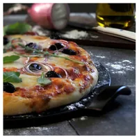 Emile Henry Pizzastein Ø 36.5 cm Rund, Schwarz - Breite: 43.5 cm - Form: Rund - Set: Nein