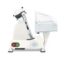 ADE Schneidemaschine KA 1806 Grau/Weiss - Ausstattung: Integrierter Schleifapparat - Detailfarbe: Weiss - Grau - Leistung: 140 W - Gerätetyp: Allesschneider - Schnittstärke: 0 bis 15 mm - Verwendung: Allesschneider