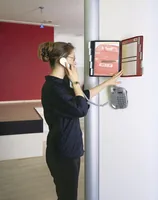 DURABLE Dokumentenhalter Sherpa WALL A4 Rot/Schwarz - Typ: Dokumentenhalter - Medienformat: A4 - Detailfarbe: Rot - Schwarz