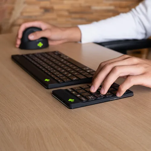 R-GO NUMPAD BREAK ERGONOMIC NUMERIC WIRELESS KEYPAD BLACK