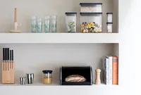 Brabantia Single-Rollbrotkasten Schwarz matt - Brotvariante: Brot - Material: Kunststoff - Detailfarbe: Schwarz matt - Inkl. Schneidebrett: Nein