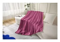Flair Decke Shiny 150 x 200 cm, Brombeer - Nachhaltigkeit: Nicht angegeben - Produkttyp: Decken - Detailfarbe: Brombeer - Breite: 150 cm - Höhe: 200 cm - Detailmaterial: Polyester (PES)