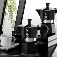 Bialetti Espressokocher Moka Express 1 Tassen, Schwarz - Material: Aluminium - Kompatible Kochfelder: Glaskeramik - Gas - Halogen - Elektro - Detailfarbe: Schwarz - Anzahl Tassen: 1 × - Betriebsart: Manueller Betrieb