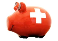 G. Wurm Spardose Schweizer Bank 12.5 x 9 x 9 cm - Breite: 12.5 cm - Höhe: 9 cm - Länge: 9 cm - Produkttyp Geschenke: Spardosen - Motiv: Schwein