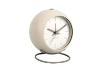 KARLSSON Klassischer Wecker Globe Beige - Funktionen: Alarm - Ausstattung: Zeit - Displaytyp: Analog - Detailfarbe: Beige - Funksignal: Nein - Betriebsart: Batteriebetrieb