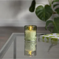 Star Trading LED-Kerze Pillar Flamme Leaf, Ø 8.5 x 10 cm, Grün - Betriebsart: Batteriebetrieb - Fernbedienung: Nein - Aussenanwendung: Nein - Höhe: 10 cm - Timerfunktion: Ja - Set: Nein