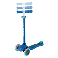 GLOBBER Scooter Primo Lights Blau - Altersempfehlung ab: 3 Jahren - Ausstattung: Fussbremse - Höhenverstellbarer Lenker - Reifentyp:  Kunststoffreifen - Nachhaltigkeit: Nicht angegeben - Belastbarkeit: 50 kg - Einsatzgebiet: Freizeit