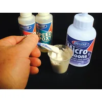 Deluxe Materials Spachtelmasse Microballoons 250 ml, Weiss - Eigenschaft: Flüssig - Geeignete Oberflächen: Kunststoff - Packungsgrösse: 250 ml - Detailfarbe: Weiss - Art: Kleber