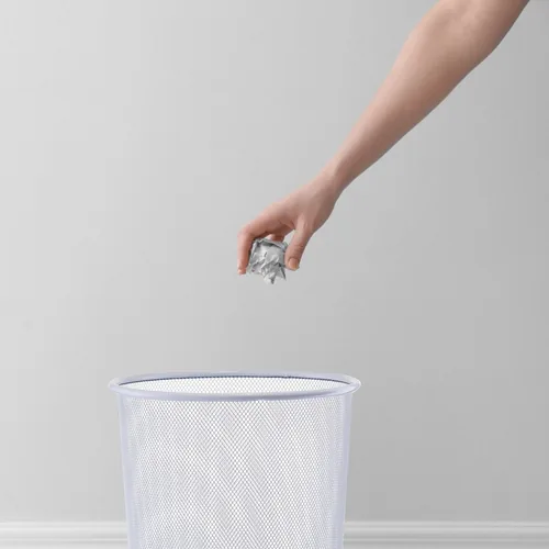 Zeller Present Papierkorb Mesh 15 l, Weiss - Anzahl Behälter: 1 - Detailfarbe: Weiss - Form: Rund - Fassungsvermögen: 15 l - Höhe: 34.5 cm - Material: Metall