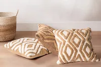 Tiseco Kissen Sahara Contrast 45 x 45 cm, Sand - Breite: 45 cm - Detailfarbe: Sand - Nachhaltigkeit: Nicht angegeben - Bezug abnehmbar: Nein - Mit Bezug: Ja - Produkttyp: Kissen mit Füllung