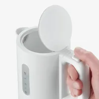 Severin Wasserkocher WK 3462 0.5 l, Weiss - Detailfarbe: Weiss - Leistungsaufnahme Betrieb: 1100 W - Füllmenge: 0.5 l - Ausstattung: Anti-Rutsch-Füsse - Beleuchteter Ein-/Ausschalter - Deckelöffnung per Knopfdruck - Entnehmbarer Kalkfilter - Kabelaufwickl