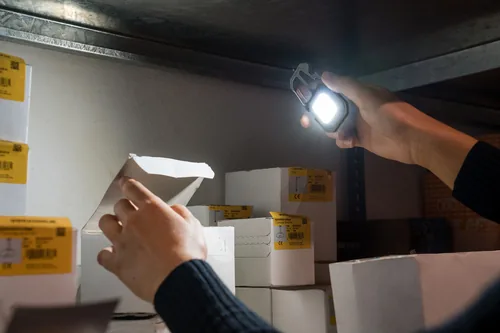 Brennenstuhl Taschenlampe MTL 600 A - Einsatzbereich: Arbeitslampen - Betriebsart: Akkubetrieb - Leuchtmittel: LED - Wasserfest: Ja - Max. Laufzeit: 1.5 h - Leuchtweite: 0 m