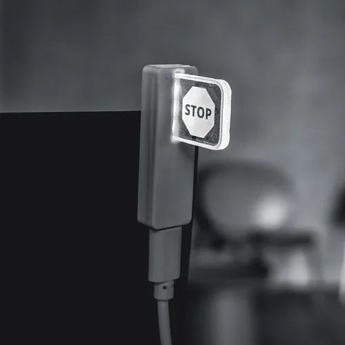 Luxafor Flag mit 1.5m USB-C STOP - Grundfarbe: Keine Angabe - Detailfarbe: Keine Angabe - Verbindungsmöglichkeiten: USB Typ-C - Kabelgebunden: Ja