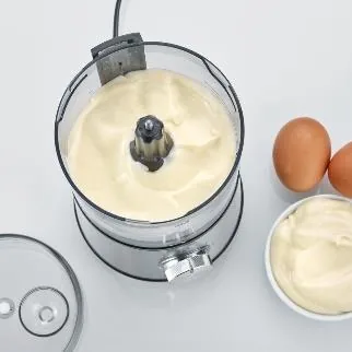 Severin Multi-Hacker KM3865 0.5 l - Detailfarbe: Silber - Gerätetyp: Gemüseschneidemaschine - Zerkleinerer - Volumen: 0.5 l - Ausstattung: 2 Geschwindigkeiten - Aufsätze - Betriebsanzeigeleuchte - Edelstahlmesser - Gemüseschneideraufsatz - Reibscheibe