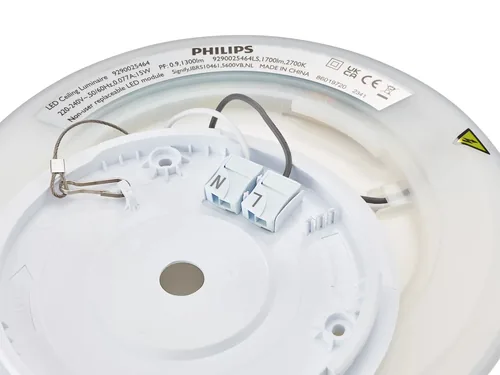 Philips Deckenleuchte LED SceneSwitch CL550 1300 lm 2700K, Schwarz - Leuchten Kategorie: Deckenleuchte - Betriebsart: Netzbetrieb - Lampensockel: LED fest verbaut - Farbtemperatur Kelvin: 2700 K - Dimmbar: nicht dimmbar - Farbwiedergabeindex CRI: 80