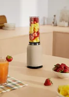 Create Standmixer Moi Beige/Sand - Motorleistung: 230 W - Funktionen: Pürieren - Zerkleinern - Hacken - Mixen - Smoothies - Shaken - Fassungsvermögen Saftbehälter: 0.4 l - Detailfarbe: Beige - Sand