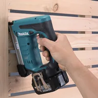 Makita DST221Z Akku-Tacker LXT