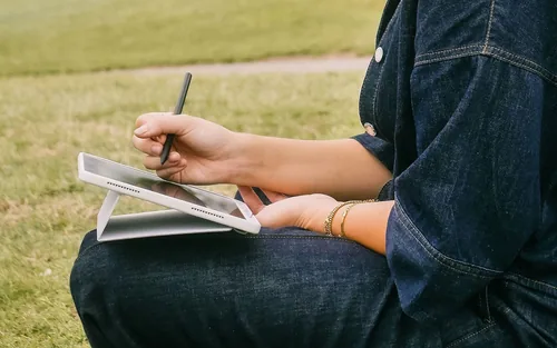 Wacom MOVINKPAD 11IN CASE WITH STAND