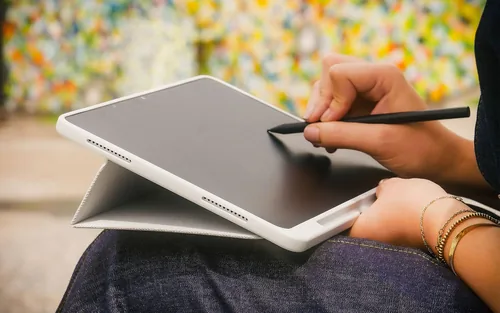 Wacom MOVINKPAD 11IN CASE WITH STAND