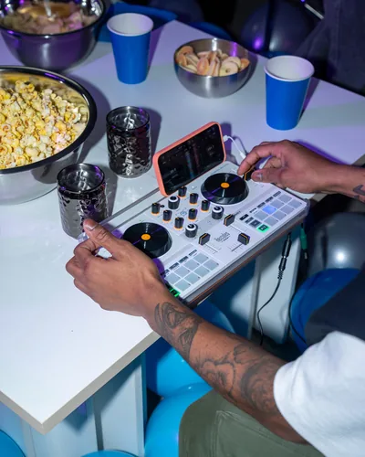 Hercules DJControl Mix Ultra White