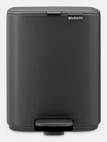 Brabantia Kosmetikeimer Bo 7 l, Grau - Anzahl Behälter: 1 - Detailfarbe: Grau - Form: Eckig - Fassungsvermögen: 7 l - Höhe: 31 cm - Material: Stahl