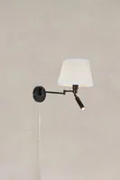 Markslöjd Pivot Wandleuchte Beige/Schwarz - Smart Home: Nicht kompatibel - Dimmbar: nicht dimmbar - Anwendungsbereich: Indoor - Betriebsart: Netzbetrieb - Zusätzliche Ausstattung: Ein/Aus-Schalter - Lampensockel: E27