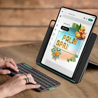 Logitech Tablet Tastatur Cover Flip Folio iPad Pro & Air13 - Verbindungsmöglichkeiten: Bluetooth - Tastaturlayout: QWERTZ (CH) - Kompatible Hersteller: Apple - Bildschirmdiagonale: 11  - Detailfarbe: Graphit - Tablet Kompatibilität: iPad Pro 13 (M4/2024) 