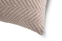 Tiseco Kissen Renee 45 x 45 cm, Taupe - Breite: 45 cm - Detailfarbe: Taupe - Nachhaltigkeit: Nicht angegeben - Bezug abnehmbar: Nein - Mit Bezug: Ja - Produkttyp: Kissen mit Füllung