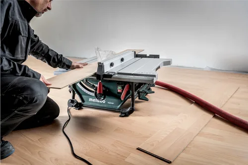 Metabo Tischkreissäge TS 254 M - Ausstattung: Ohne Zubehör - Für Material: Holz - Betriebsart: Netzbetrieb - Produktkategorie: Tischkreissäge - Set: Nein - Akkusystem: Keine