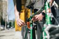 Kryptonite Veloschloss Evolution Mini-5 - Schlossart: Bügelschloss - Länge: 140 mm - Schliesssystem: Schlüssel - Sportart: Velo - Farbe: Orange - Schwarz