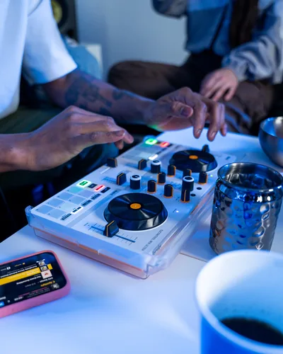 Hercules DJControl Mix Ultra White