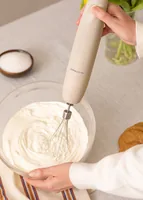 Create Stabmixer Fullmix Retro Sand - Motorleistung: 1000 W - Funktionen: Aufschäumen - Messbecher - Mixen - Pürieren - Rühren - Schlagen - Detailfarbe: Sand - Kabelgebunden: Ja - Set: Ja