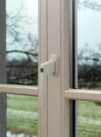 Abus Abschliessbarer Fenstergriff FG210 W Triples Weiss - Produkttyp: Fenstergriff - Detailfarbe: Weiss - Sicherheitslevel: 3 - Schliesssystem: Schlüssel - Alarmierung: Keine