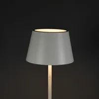 Konstsmide Stehleuchte Pomezia USB, Weiss - Betriebsart: Akkubetrieb - Lampensockel: LED fest verbaut - Smart Home: Nicht kompatibel - Farbtemperatur Kelvin: 2700 K - 3000 K - 4000 K - Anwendungsbereich: Outdoor - Gesamtleistung: 10 W