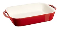 Staub Auflaufform 27 x 20 cm, Kirschrot - Materialtyp: Keramik - Material: Keramik - Porzellan - Steinzeug - Detailfarbe: Kirschrot - Mikrowellenfest: Ja - Spülmaschinenfest: Ja - Set: Nein