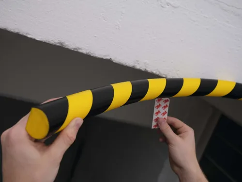 DURABLE Flächenschutzprofil S30R gelbschwarz selbstkl 1m