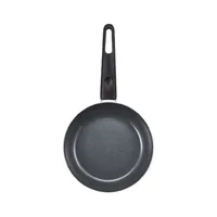 Brabantia Bratpfanne Indu+ 20 cm - Material: Recycling Aluminium - Pfannentyp: Bratpfanne - Kompatible Kochfelder: Glaskeramik - Gas - Induktion - Elektro - Antihaftbeschichtung: Ja - Detailfarbe: Hellgrau - Set: Nein