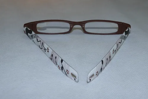 Figoline Lesebrille Melody +2,0 - Grössensystem: EU - Brillenglasfarbe: Klar - Zielgruppe: Unisex - Sehstärke: +2 -0 - Brillenform: Rechteckig - Kopfbreite: Normal