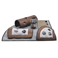 CanadianCat Katzen-Spielzeug Activity Teppich Calvin, 90 x 90 x 20 cm - Produkttyp: Activity - Eigenschaften: Antirutschfester Boden - Tierart: Katze