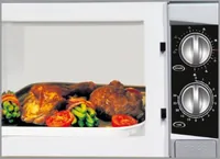 Trisa Mikrowelle Plus Silber - Mikrowellenleistung: 700 W - Fassungsvermögen: 17 l - Grillfunktion: Ja - Backofenfunktion: Nein - Steamfunktion: Nein - Breite: 45.5 cm