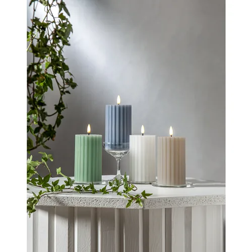 Star Trading LED-Kerze Pillar Flamme Stripe, Ø 7.5 x 15 cm, Grün - Betriebsart: Batteriebetrieb - Fernbedienung: Nein - Aussenanwendung: Nein - Höhe: 15 cm - Timerfunktion: Ja - Set: Nein