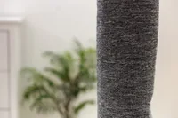 Kerbl Kratzstamm Carpet 16 x 240 cm, Grau - Produkttyp: Kratzstamm - Tierart: Katze - Detailfarbe: Braun - Höhe: 240 cm - Anzahl Liegeplätze: 0 ×