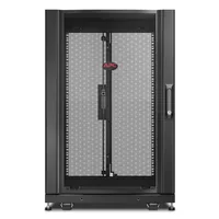 APC Netzwerkschrank NetShelter SX AR3106 18HE / Schwarz - Produkttyp: Netzwerkschrank - Höheneinheiten: 18HE - Einbautiefe: 921 mm - Tiefe (Aussenmass): 1070 mm - Breite (Aussenmass): 600 mm - Höhe (Aussenmass): 925 mm
