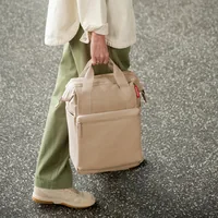 Reisenthel Freizeitrucksack allrounder backpack Mix Caramel - Volumen: 16 l - Rucksack Typ: Freizeit-Rucksack - Zielgruppe: Unisex - Eigenschaften: Keine Eigenschaft - Zertifikate: Keine Zertifizierung - Helm Fixierung: Nein