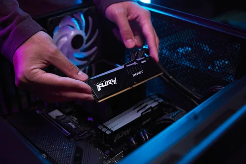 Kingston Technology FURY Beast RGB Speichermodul 8 GB 1 x 8 GB DDR5 5200 MT/s 288-pin DIMM