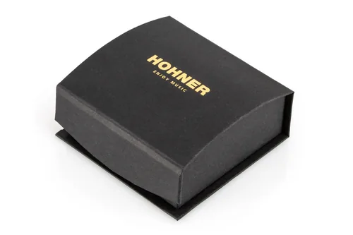 Hohner Mundharmonika Miniature Little Gold Halskette – C-Dur - Kanzellenkörper: Holz - Stimmung: C-Dur - Stimmungstyp: Diatonisch - Anzahl Löcher: 4